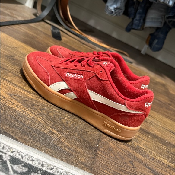 Reebok Red and White Sneakers - Picture 5 of 5